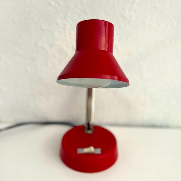 vintage MCM red articulated lamp table desk underwriter laboratories adjustable - Picture 2 of 9